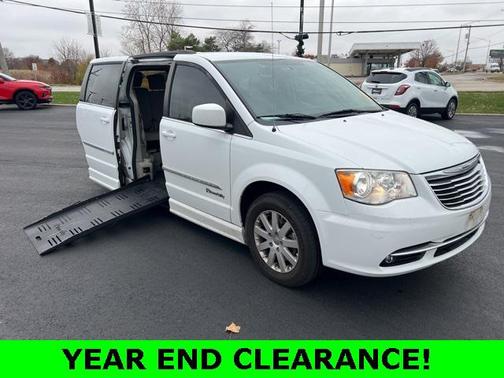 2015 Chrysler Town & Country Touring