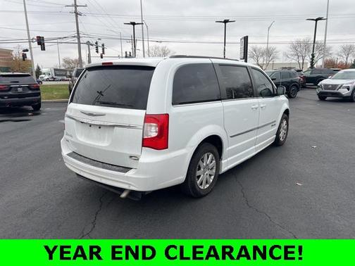 2015 Chrysler Town & Country Touring