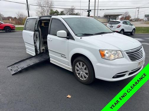 2015 Chrysler Town & Country Touring