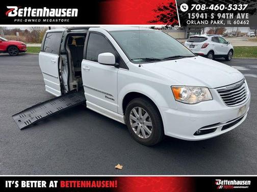 2015 Chrysler Town & Country Touring