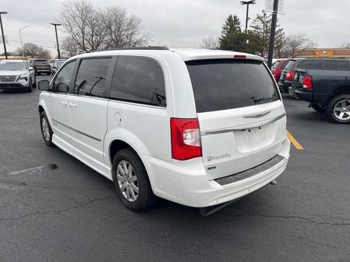 2015 Chrysler Town & Country Touring
