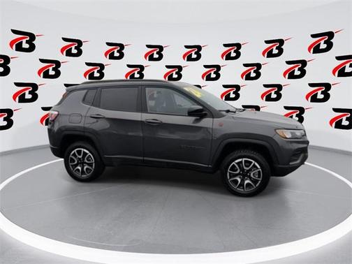 2024 Jeep Compass Trailhawk