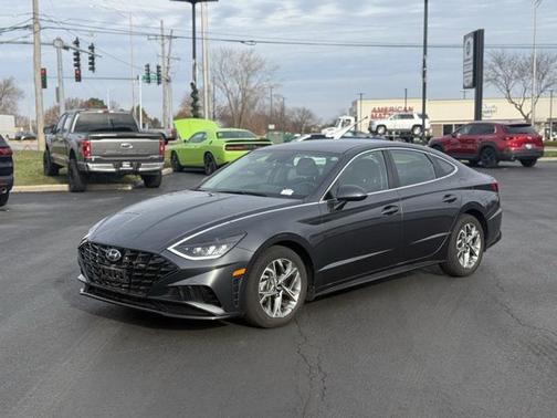 2022 Hyundai SONATA SEL