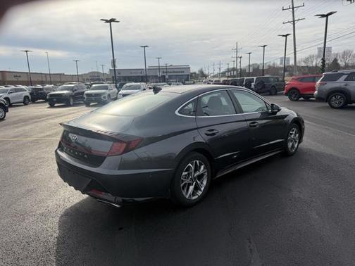 2022 Hyundai SONATA SEL