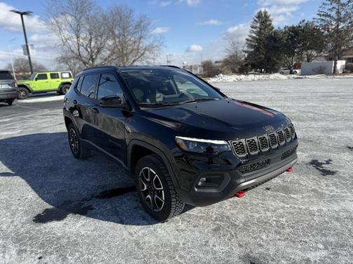 2025 Jeep Compass Trailhawk