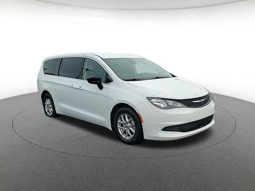 2024 Chrysler Voyager LX
