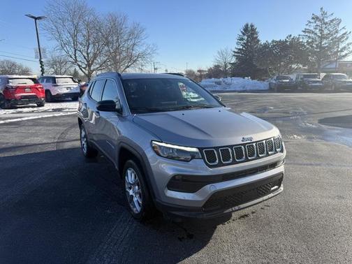 2023 Jeep Compass Latitude Lux