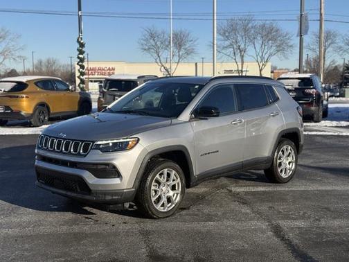 2023 Jeep Compass Latitude Lux
