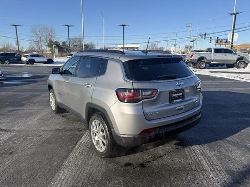 2023 Jeep Compass Latitude Lux