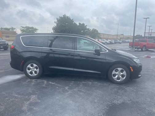 2017 Chrysler Pacifica LX