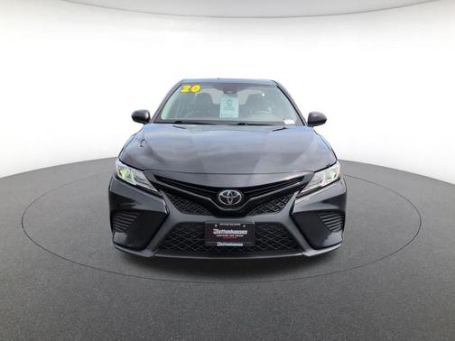 Midnight Black Metallic 2020 Toyota Camry SE