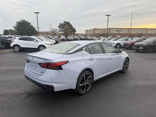 2023 Nissan Altima SR Intelligent AWD