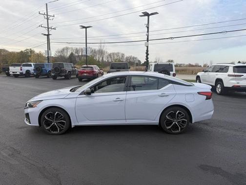 2023 Nissan Altima SR Intelligent AWD