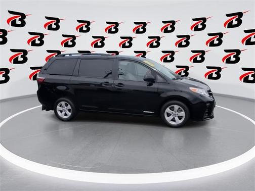 2020 Toyota Sienna LE