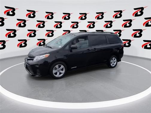 2020 Toyota Sienna LE