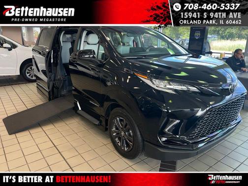 Midnight Black Metallic 2026 Toyota Sienna XSE 7 Passenger