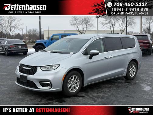 2023 Chrysler Pacifica Touring L