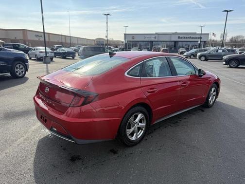 2022 Hyundai SONATA SE