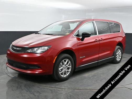 2025 Chrysler Voyager LX
