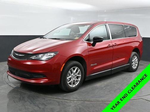 2025 Chrysler Voyager LX