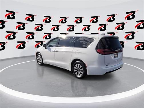 2024 Chrysler Pacifica Hybrid Select