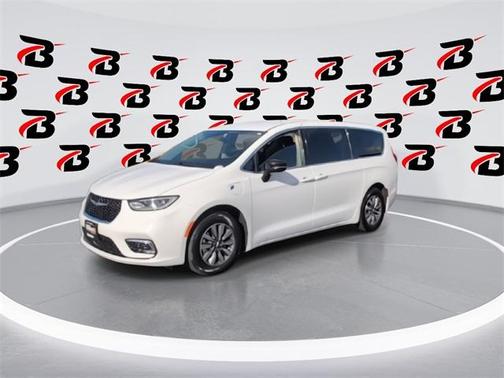 2024 Chrysler Pacifica Hybrid Select