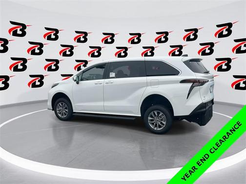 2025 Toyota Sienna LE