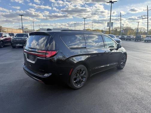 2025 Chrysler Pacifica Limited