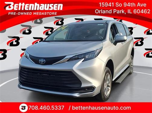 2024 Toyota Sienna LE