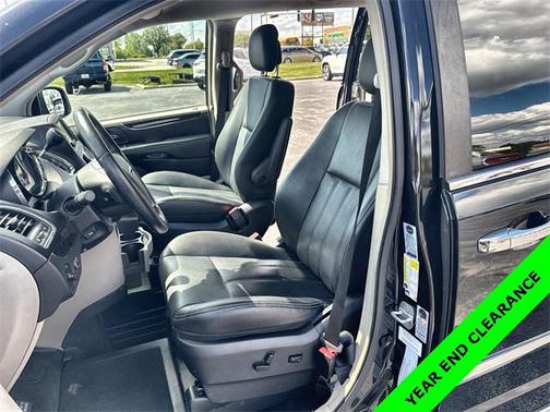 2012 Chrysler Town & Country Touring-L