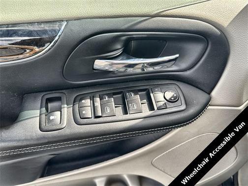 2012 Chrysler Town & Country Touring-L