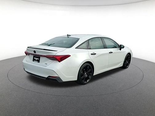 2022 Toyota Avalon Hybrid XSE