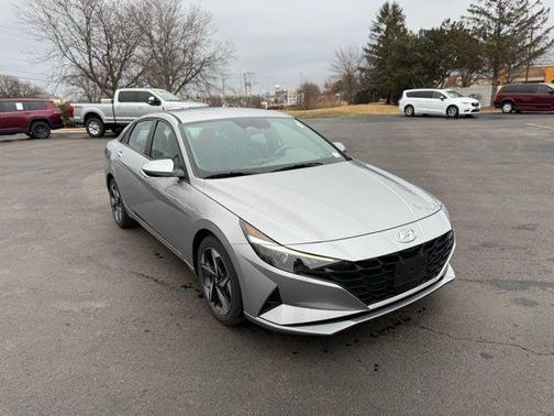 2023 Hyundai ELANTRA SEL