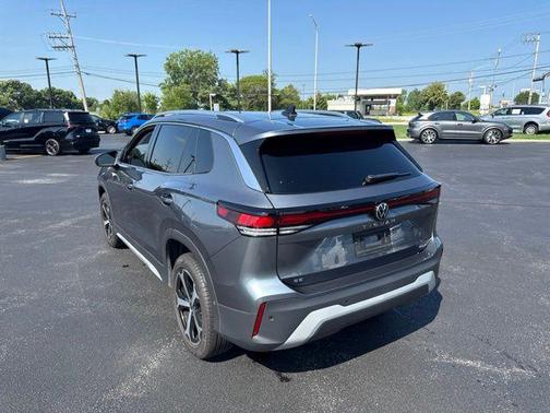 Platinum Gray Metallic 2025 Volkswagen Tiguan 2.0T SE 4MOTION