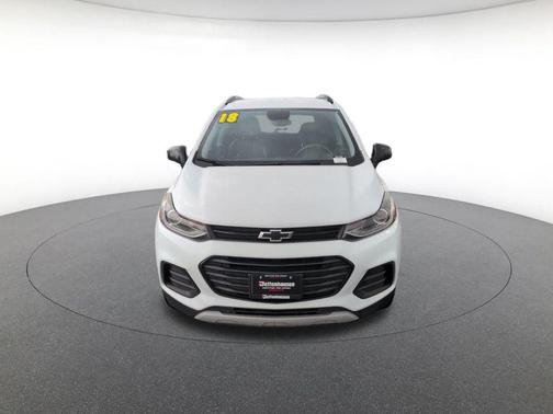 Summit White 2018 Chevrolet Trax LT