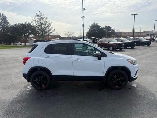 Summit White 2018 Chevrolet Trax LT