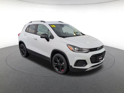 Summit White 2018 Chevrolet Trax LT