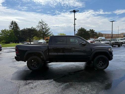 Diamond Black Crystal Pearlcoat 2022 RAM 1500 TRX