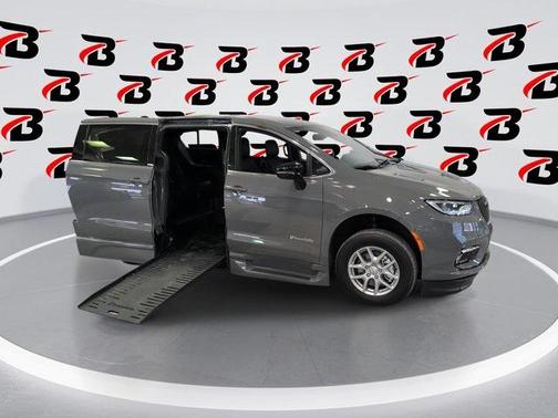 2025 Chrysler Pacifica L