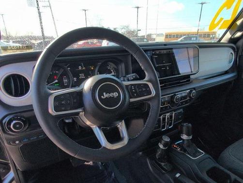 2025 Jeep Wrangler 4xe Sahara