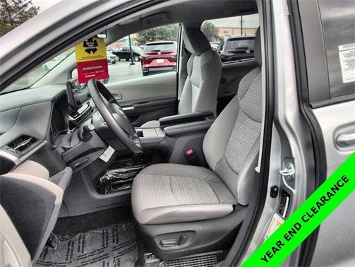 2024 Toyota Sienna LE