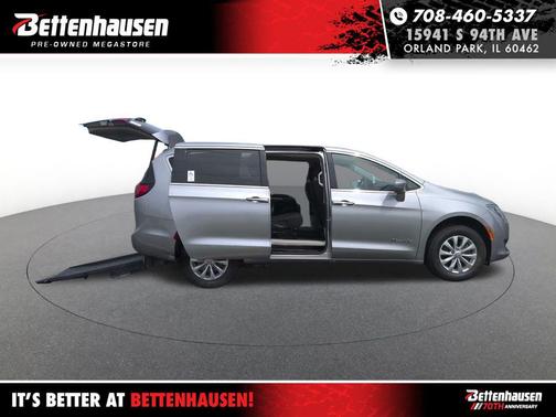 Billet Silver Metallic Clearcoat 2018 Chrysler Pacifica Touring Plus