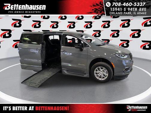 2025 Chrysler Pacifica L