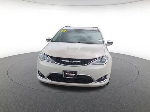 Tusk White 2017 Chrysler Pacifica Limited