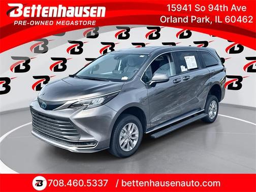 2024 Toyota Sienna LE