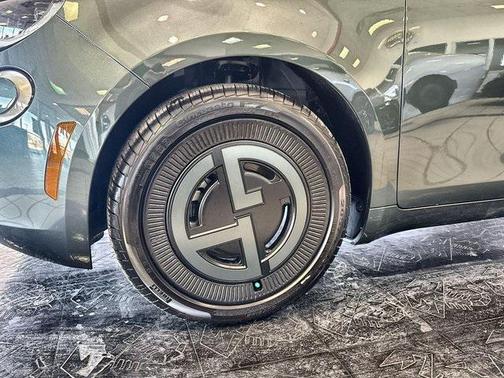 2025 FIAT 500e Giorgio Armani FWD