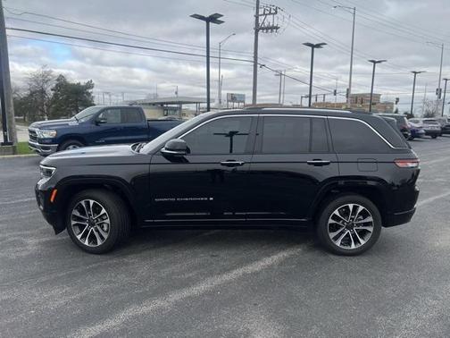 2022 Jeep Grand Cherokee Overland