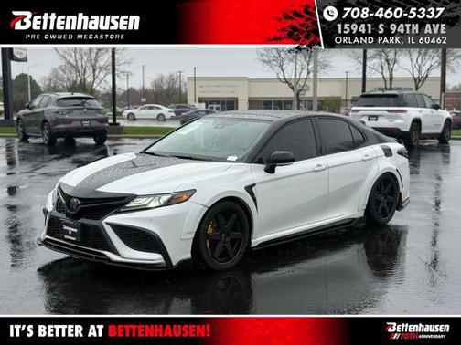 Wind Chill Pearl/Midnight Black Metallic 2023 Toyota Camry XSE