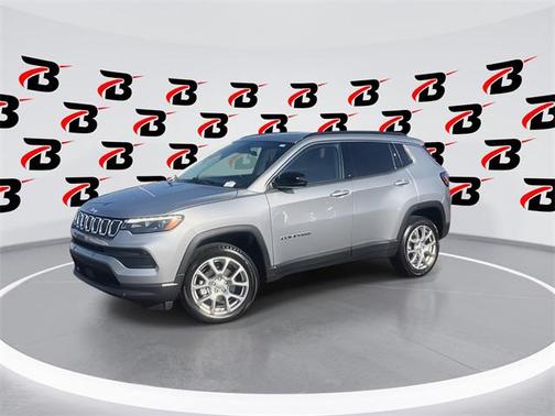 2022 Jeep Compass Latitude Lux