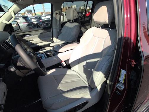 2024 Jeep Wagoneer L Series III 4x4